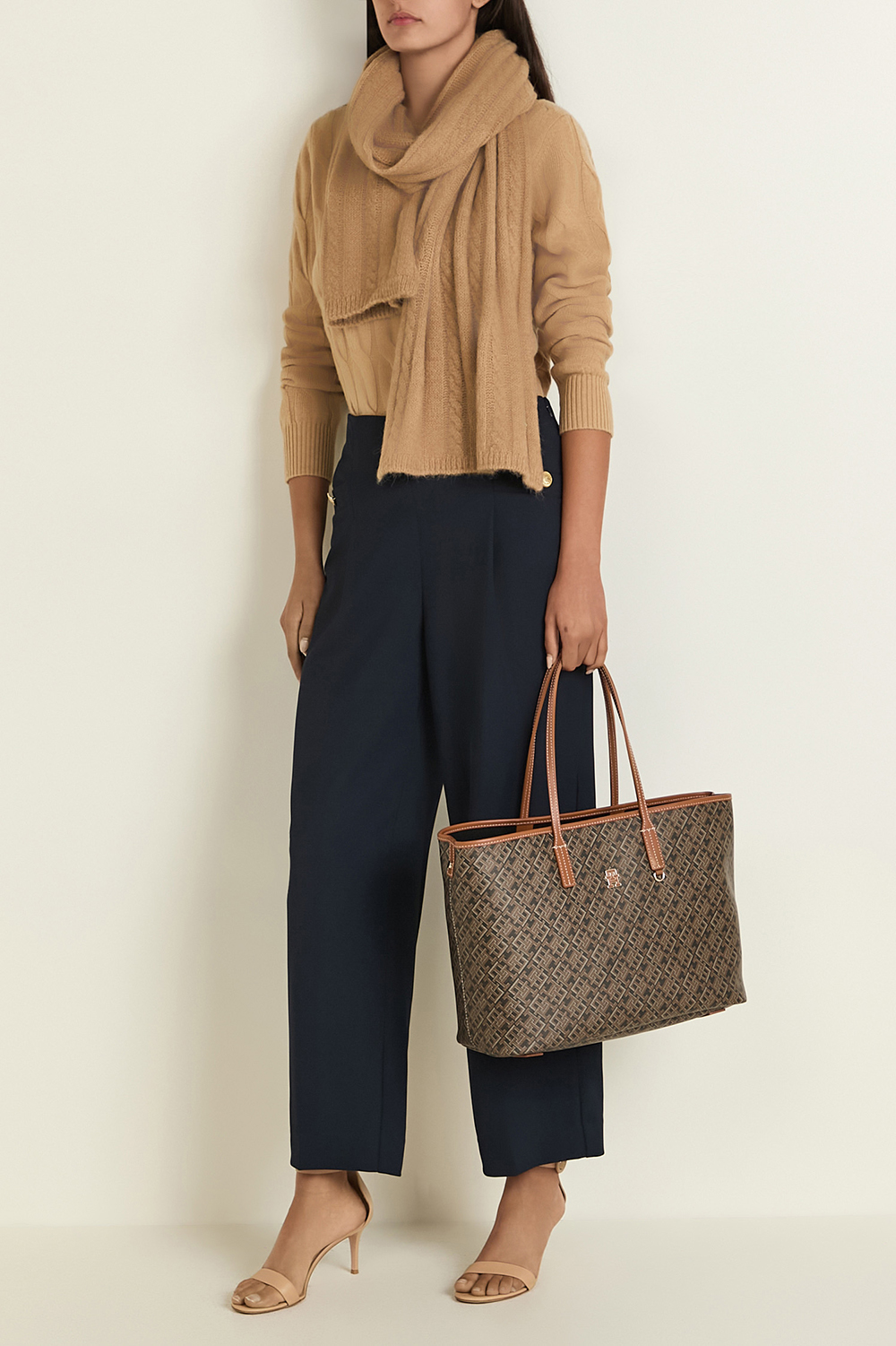 תמונת דוגמן קידמית של צעיף צמר