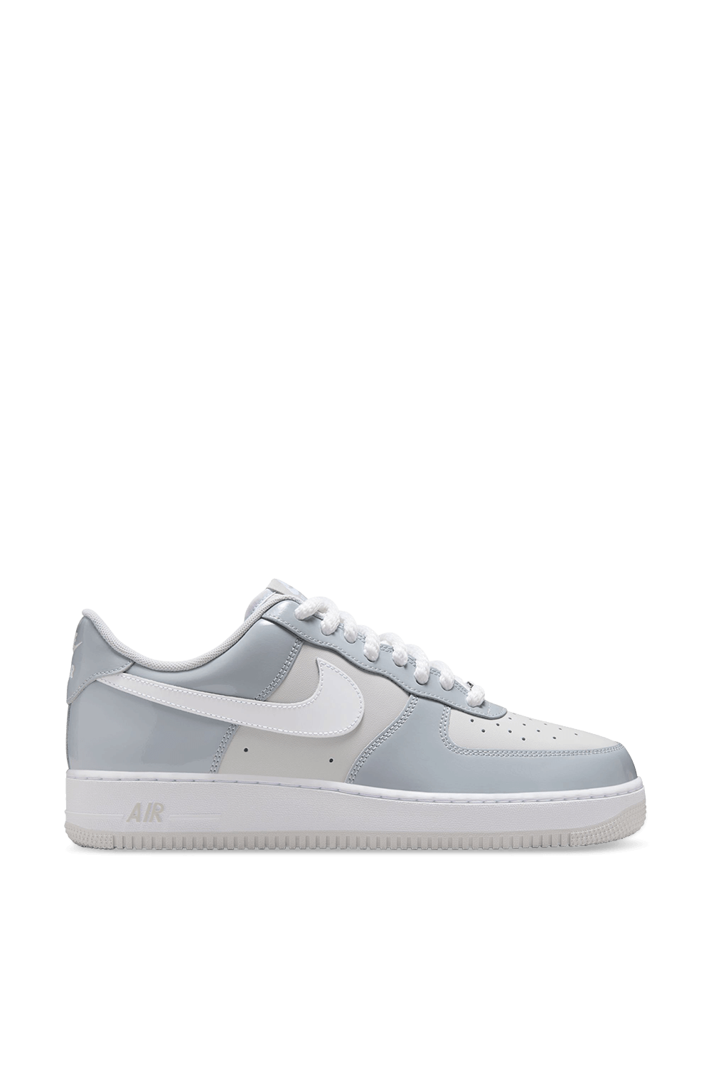 תמונה קידמית של נעלי סניקרס אייר פורס 1 07