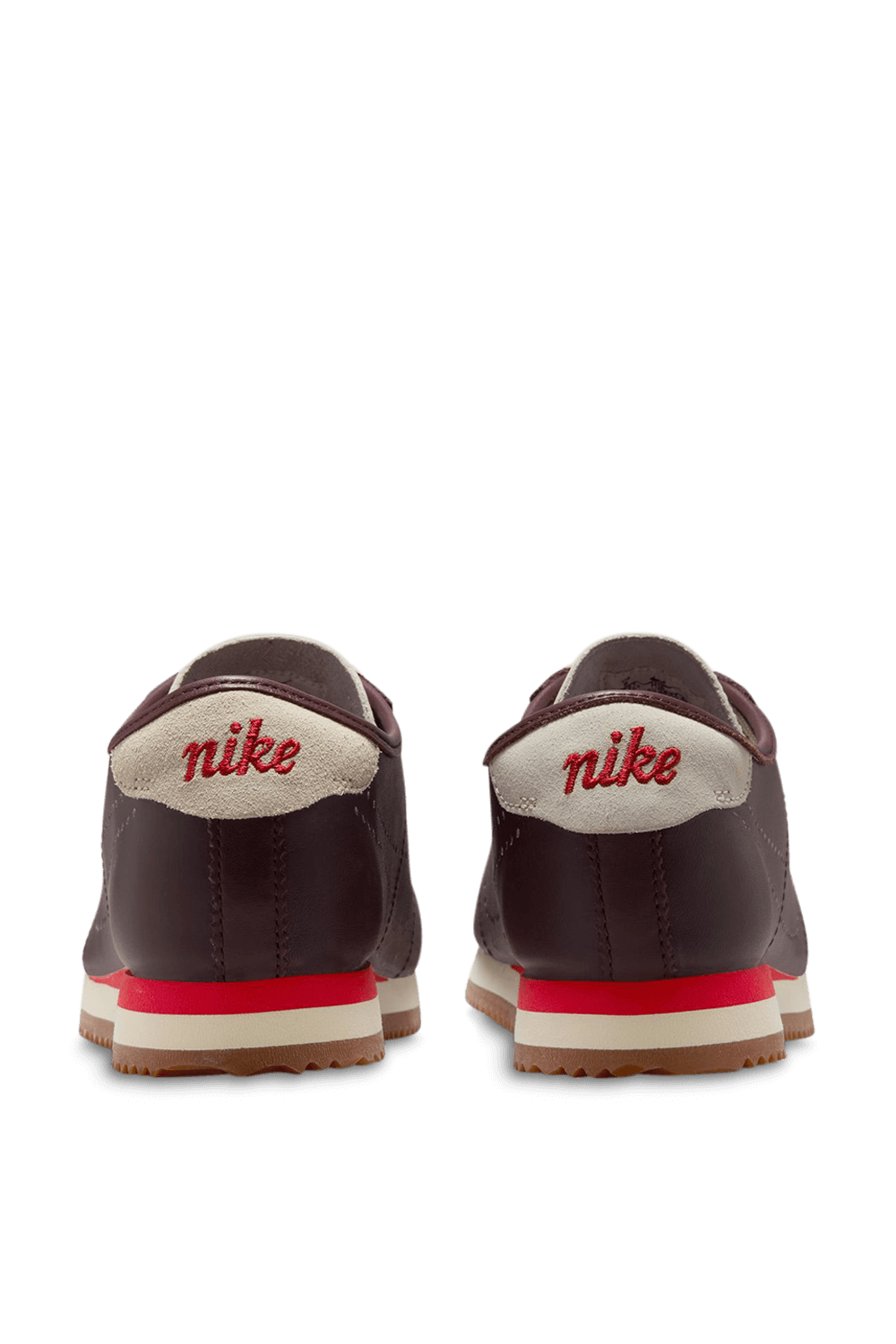 תמונת תקריב של נעלי סניקרס קורטז