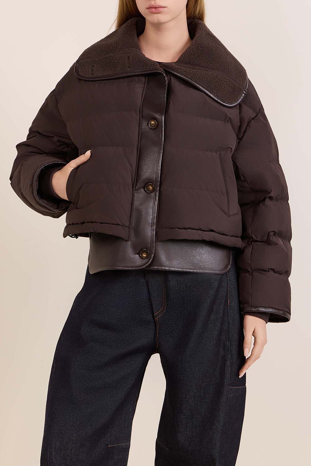 תמונת דוגמן קידמית של מעיל פוך