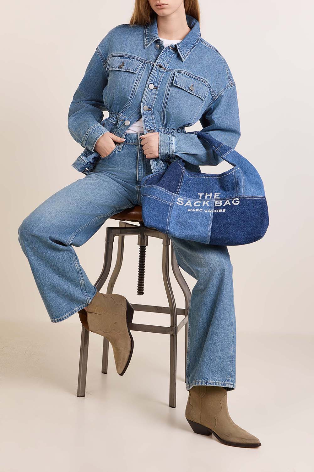 תמונת דוגמן קידמית של תיק שק ג'ינס