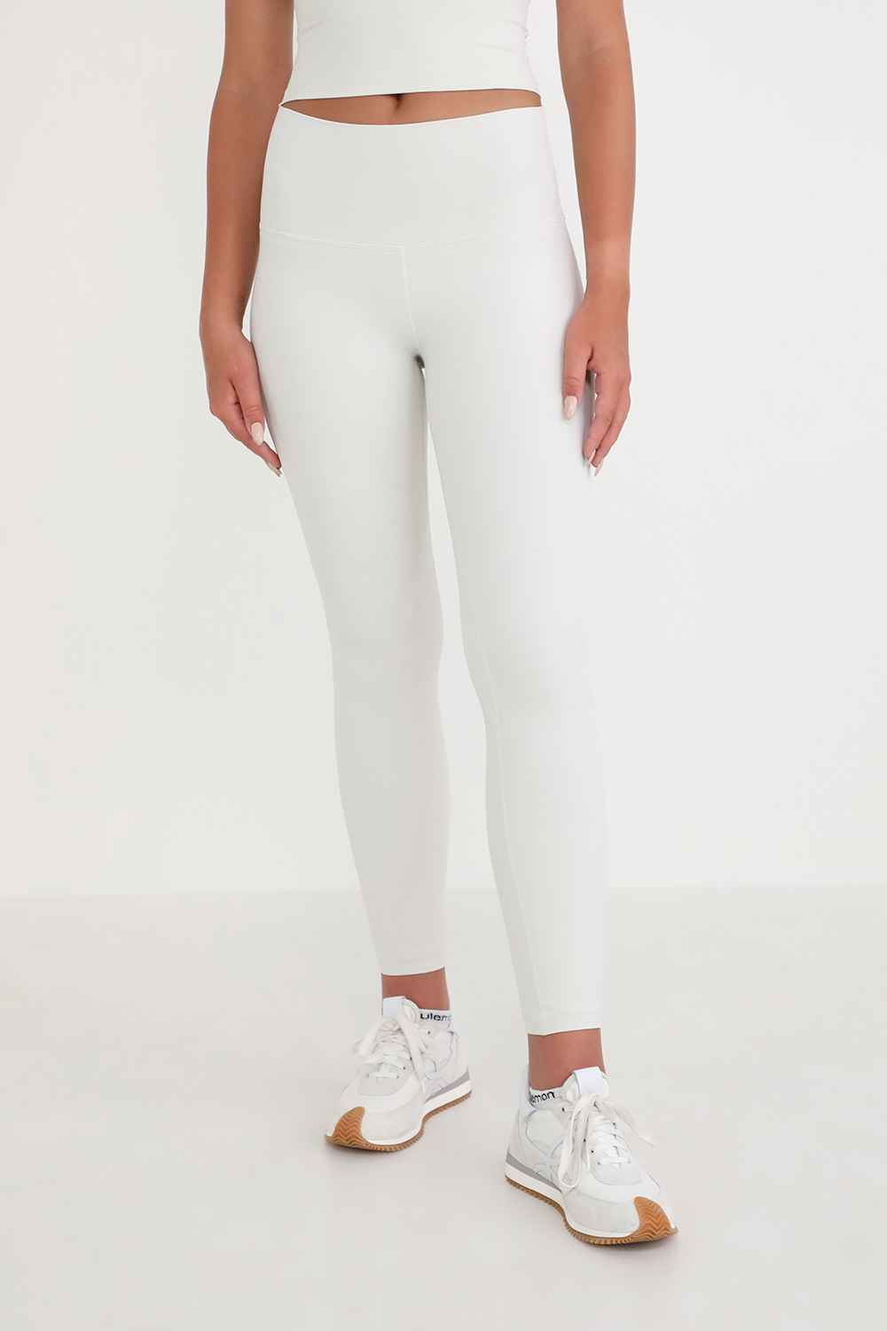 תמונת דוגמן קידמית של Align HR Pant 25" Leggings