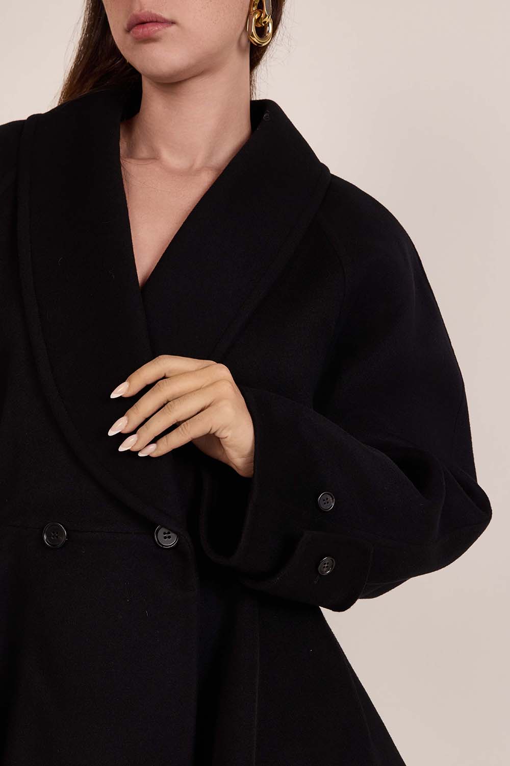 תמונת תקריב דוגמן של ז'קט מחוייט