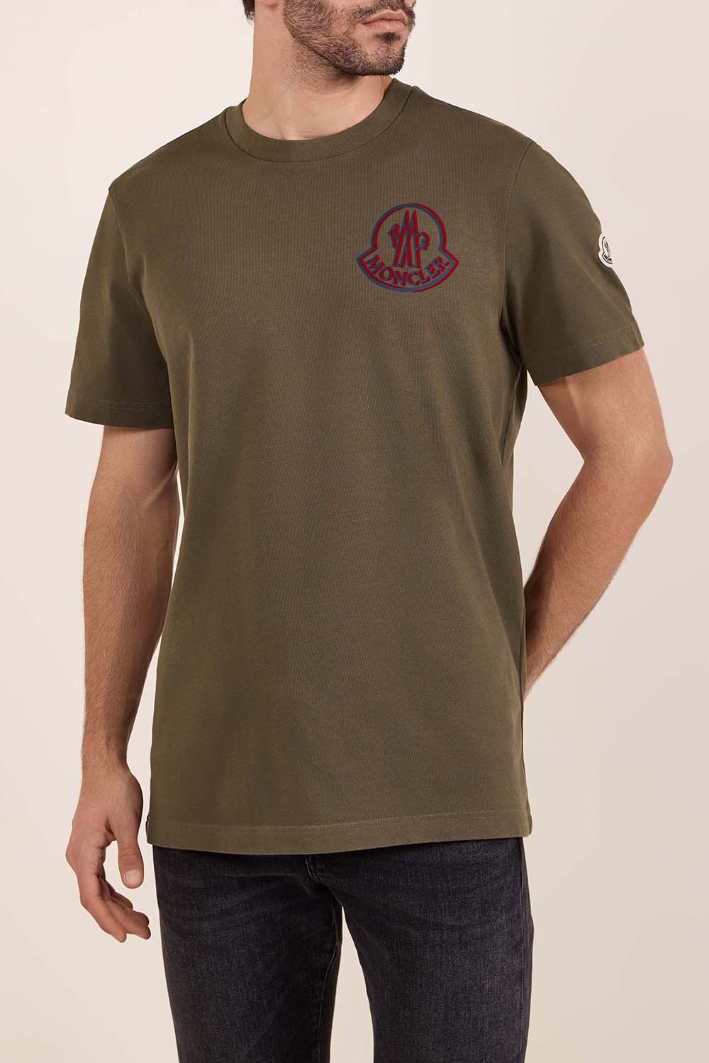 תמונת דוגמן קידמית של חולצת טי