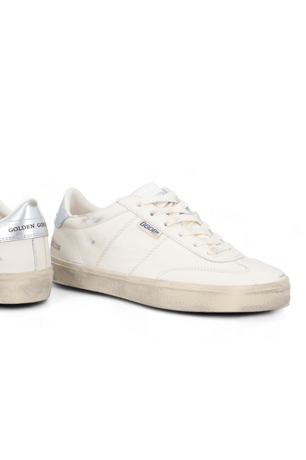 תמונת תקריב של נעלי סניקרס סול סטאר