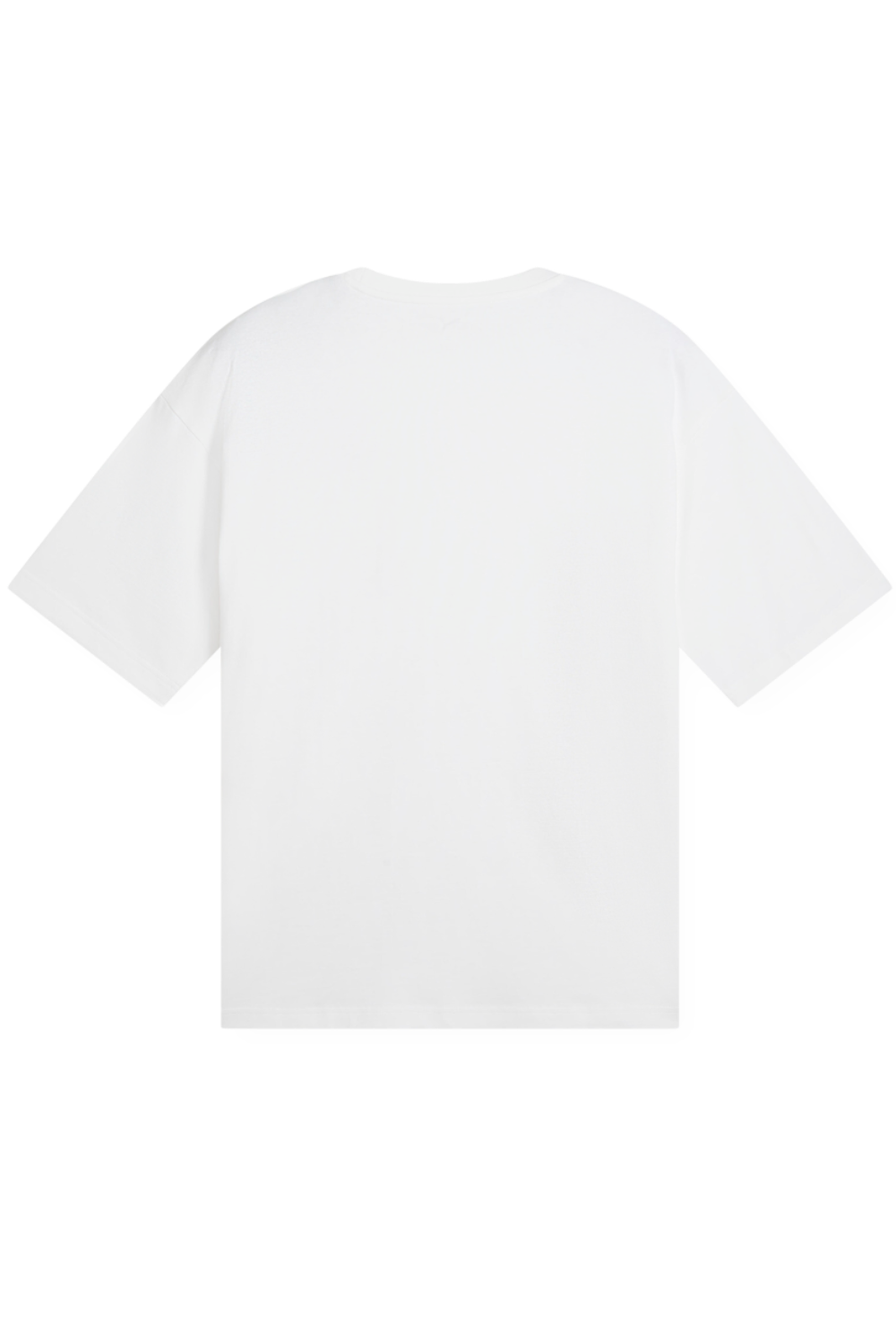 תמונה אחורית של חולצת טי אוברסייז