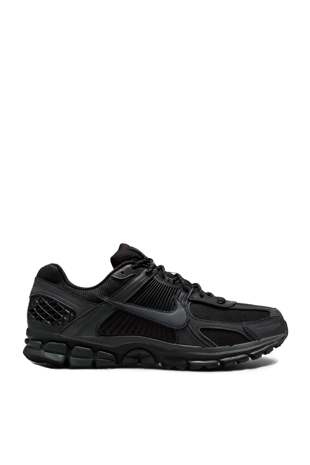 תמונה קידמית של נעלי סניקרס זום וומרו 5