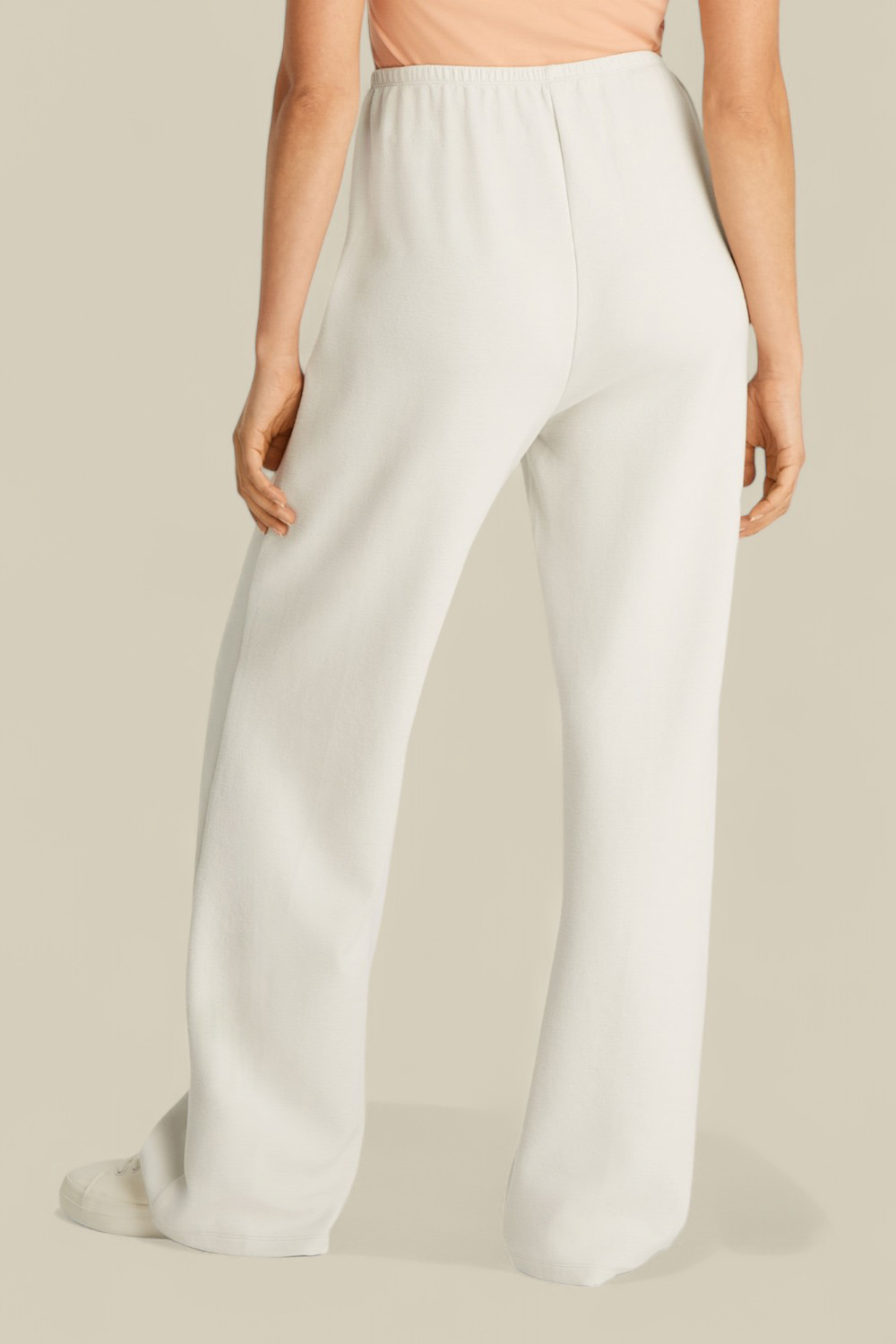 תמונת דוגמן אחורית של מכנסיים ארוכים