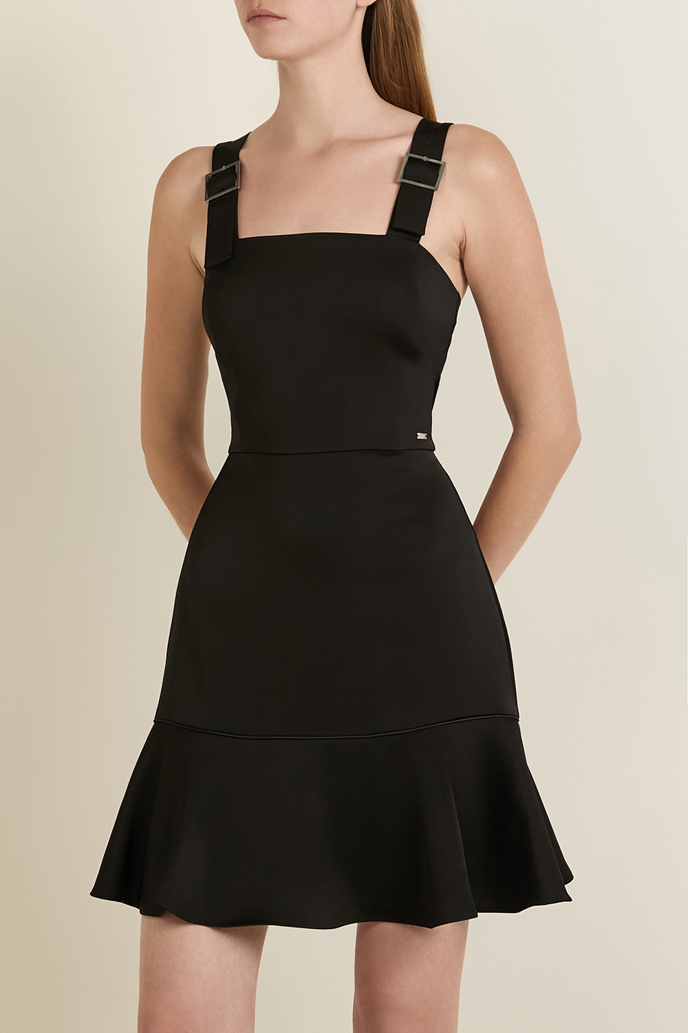 תמונת דוגמן קידמית של שמלת מיני