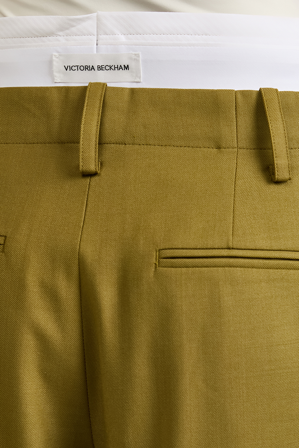 מכנסיים עם חגורת מותניים כפולה