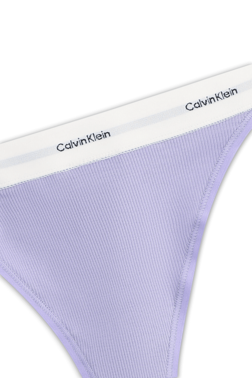 תמונת תקריב של תחתוני חוטיני