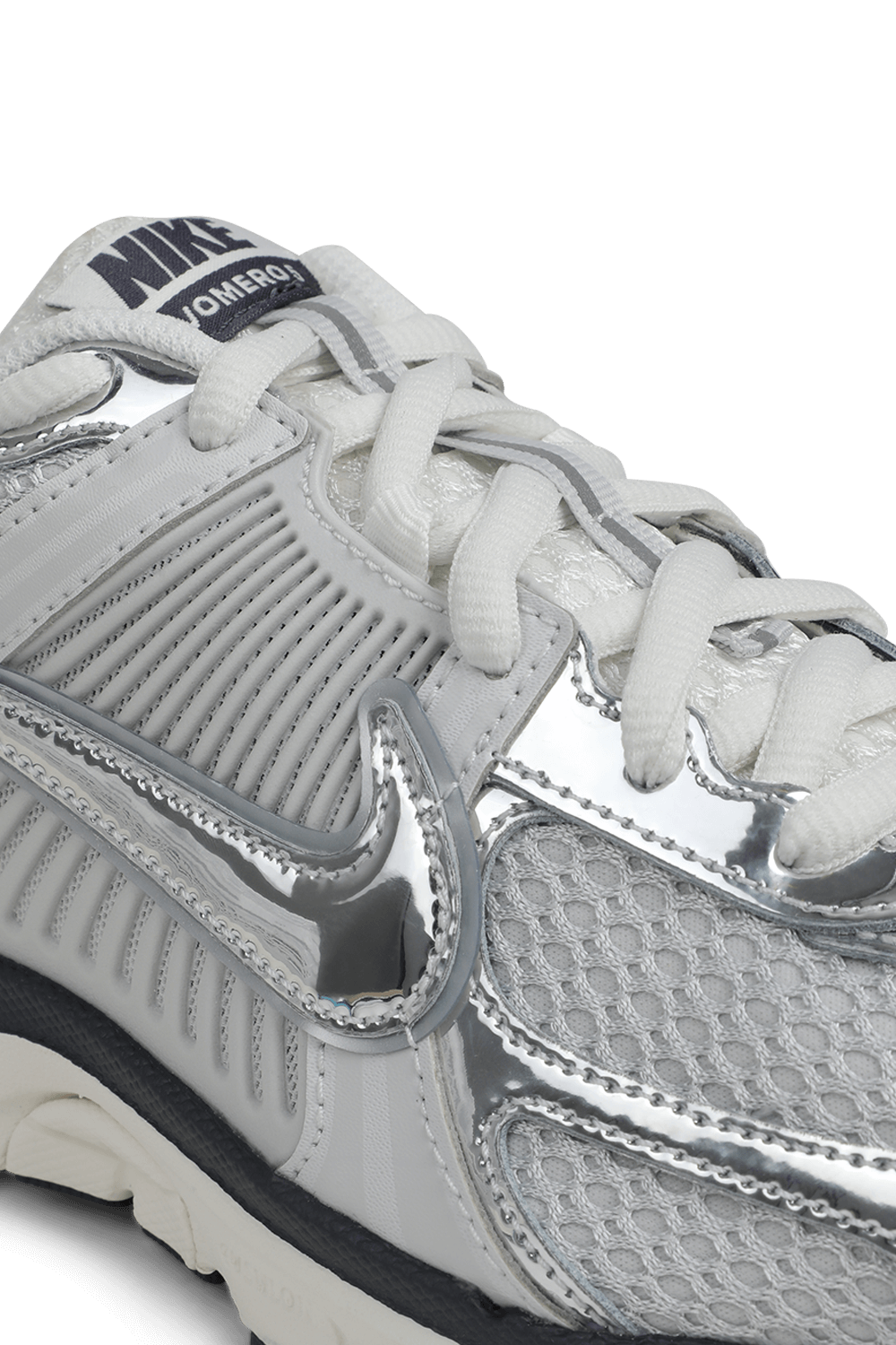 תמונת פנים של נעלי סניקרס זום ומרו 5