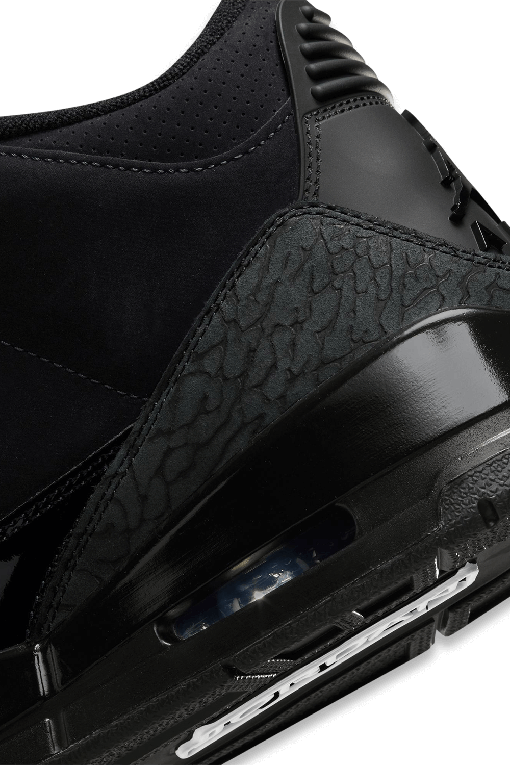 תמונת פנים של נעלי סניקרס אייר ג'ורדן 3 רטרו בלאק-קאט