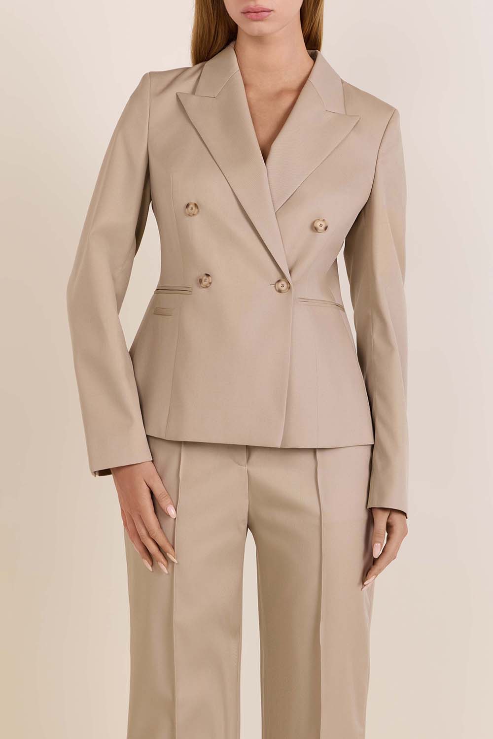 תמונת דוגמן קידמית של ז'קט מחוייט