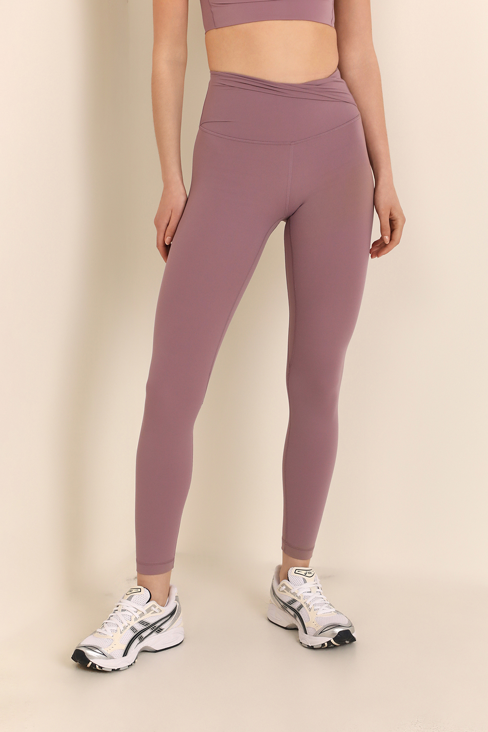 תמונת דוגמן קידמית של ALIGN TWIST-WAIST TIGHT 25