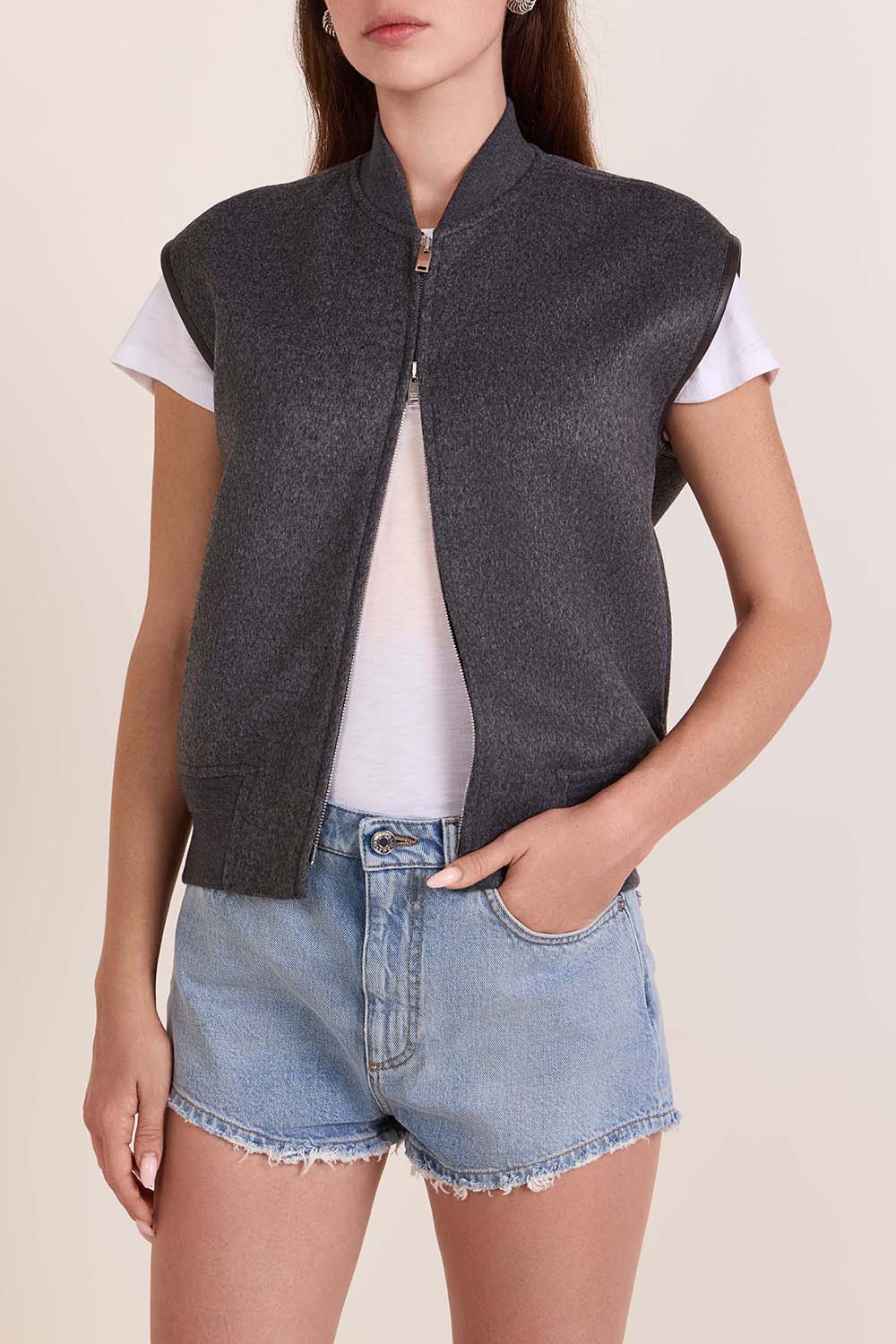 תמונת דוגמן קידמית של ווסט צמר