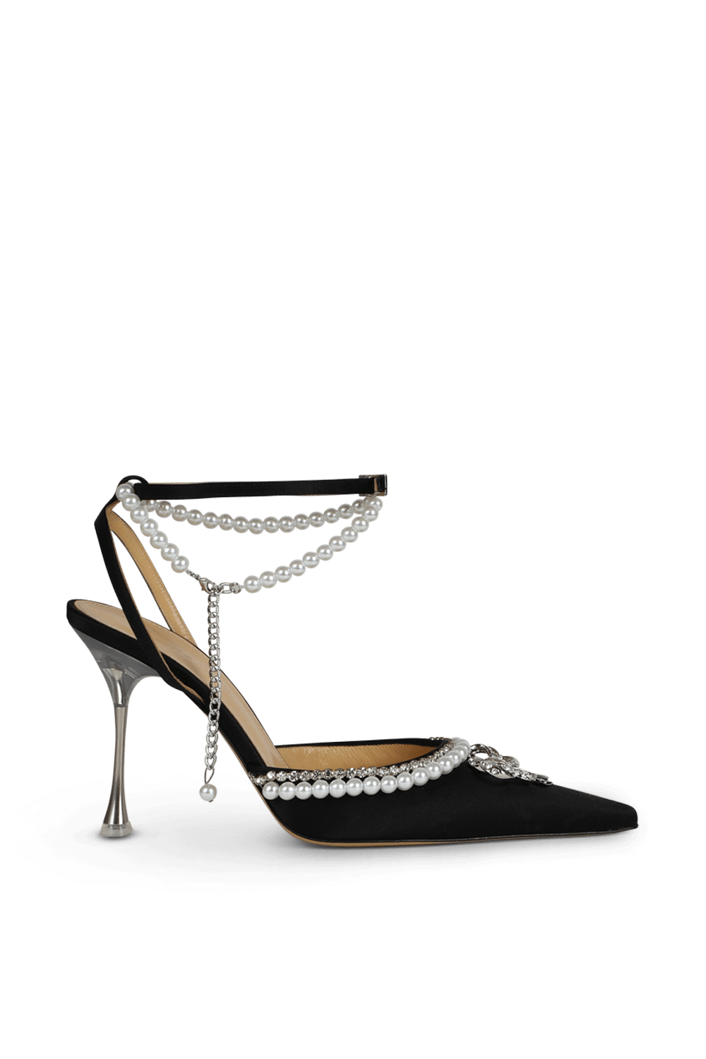 תמונה קידמית של נעלי עקב ממשי סאטן עם פנינים