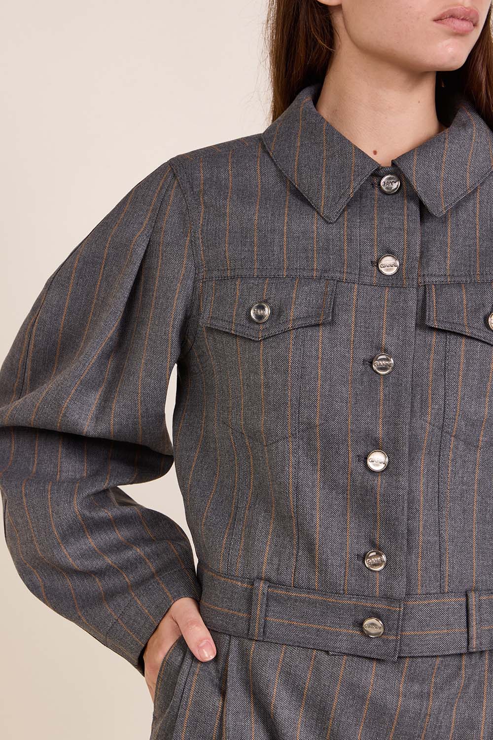 תמונת תקריב דוגמן של ז'קט צמר