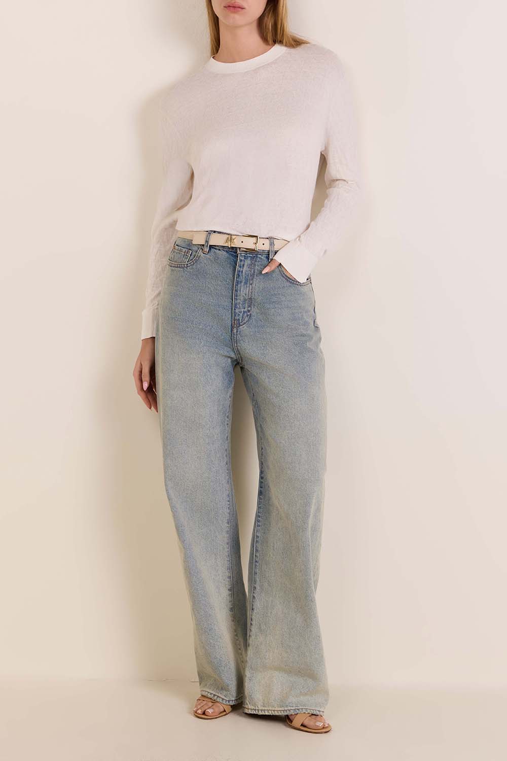 תמונת דוגמן קידמית של חגורת עור