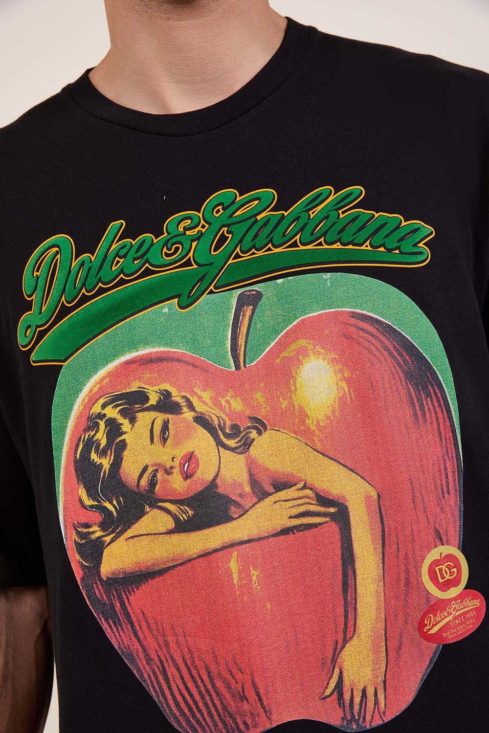 תמונת תקריב דוגמן של חולצת טי