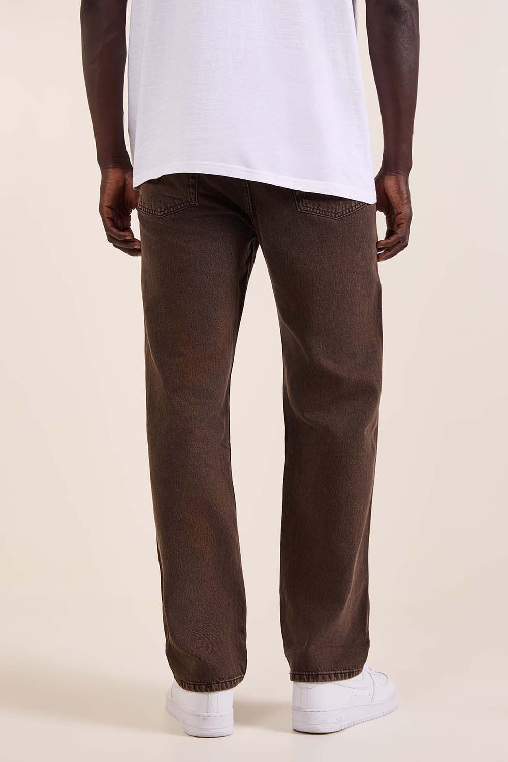 תמונת דוגמן אחורית של מכנסי ג'ינס 565 בגזרה ישרה