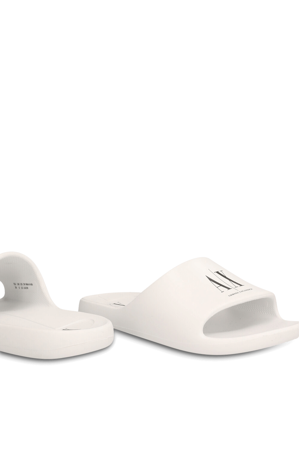 תמונת תקריב של כפכפי סליידס