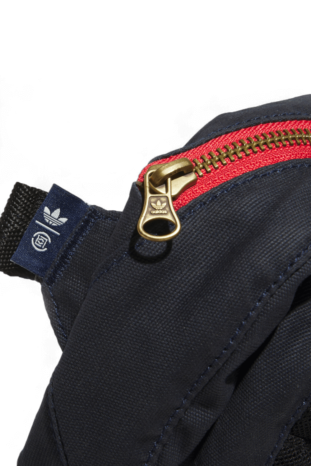 תמונת פנים של אדידס X קלוט תיק פאוץ'