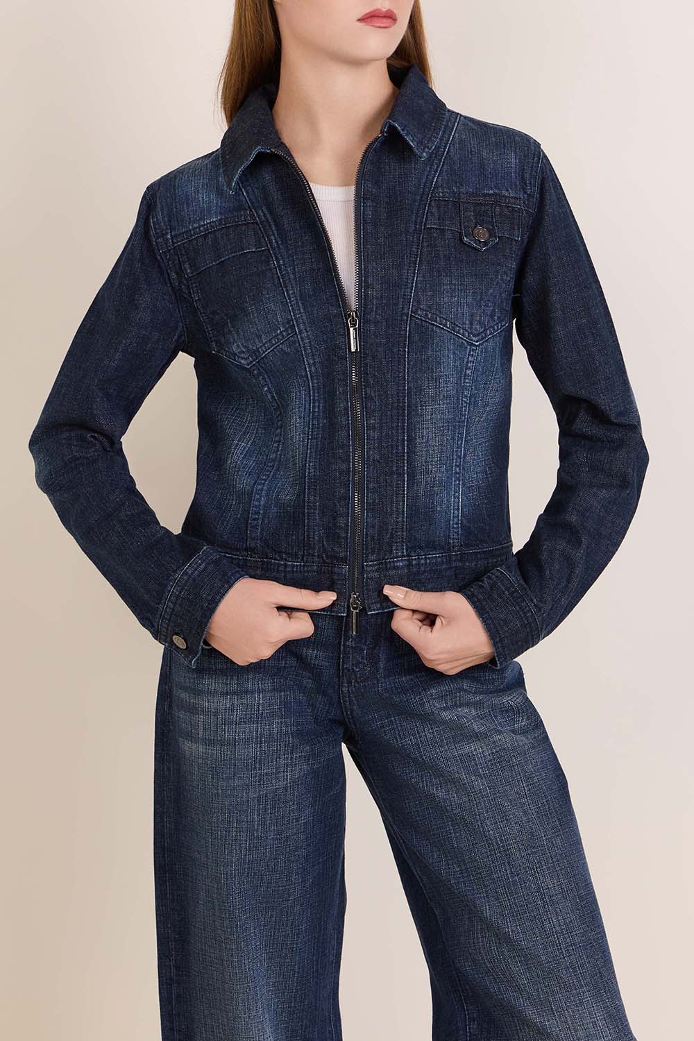 תמונת דוגמן קידמית של ז'קט ג'ינס