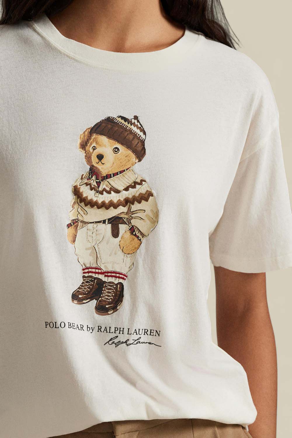 תמונת דוגמן קידמית של חולצת טי דובי פולו