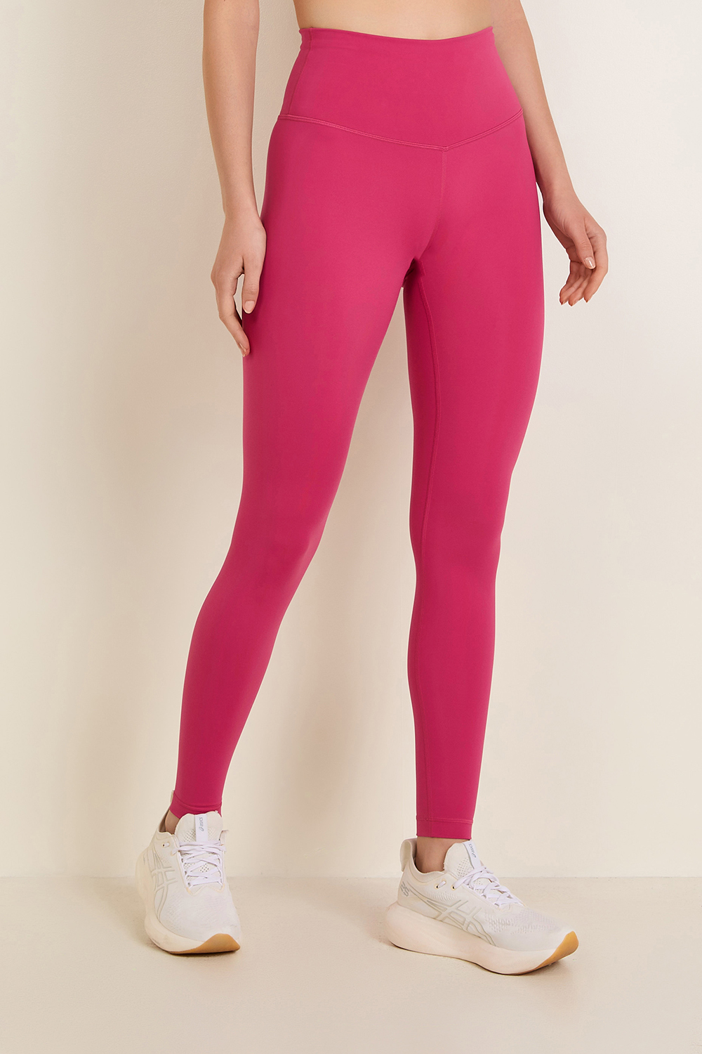 תמונת דוגמן קידמית של Glow Up HR Tight 25