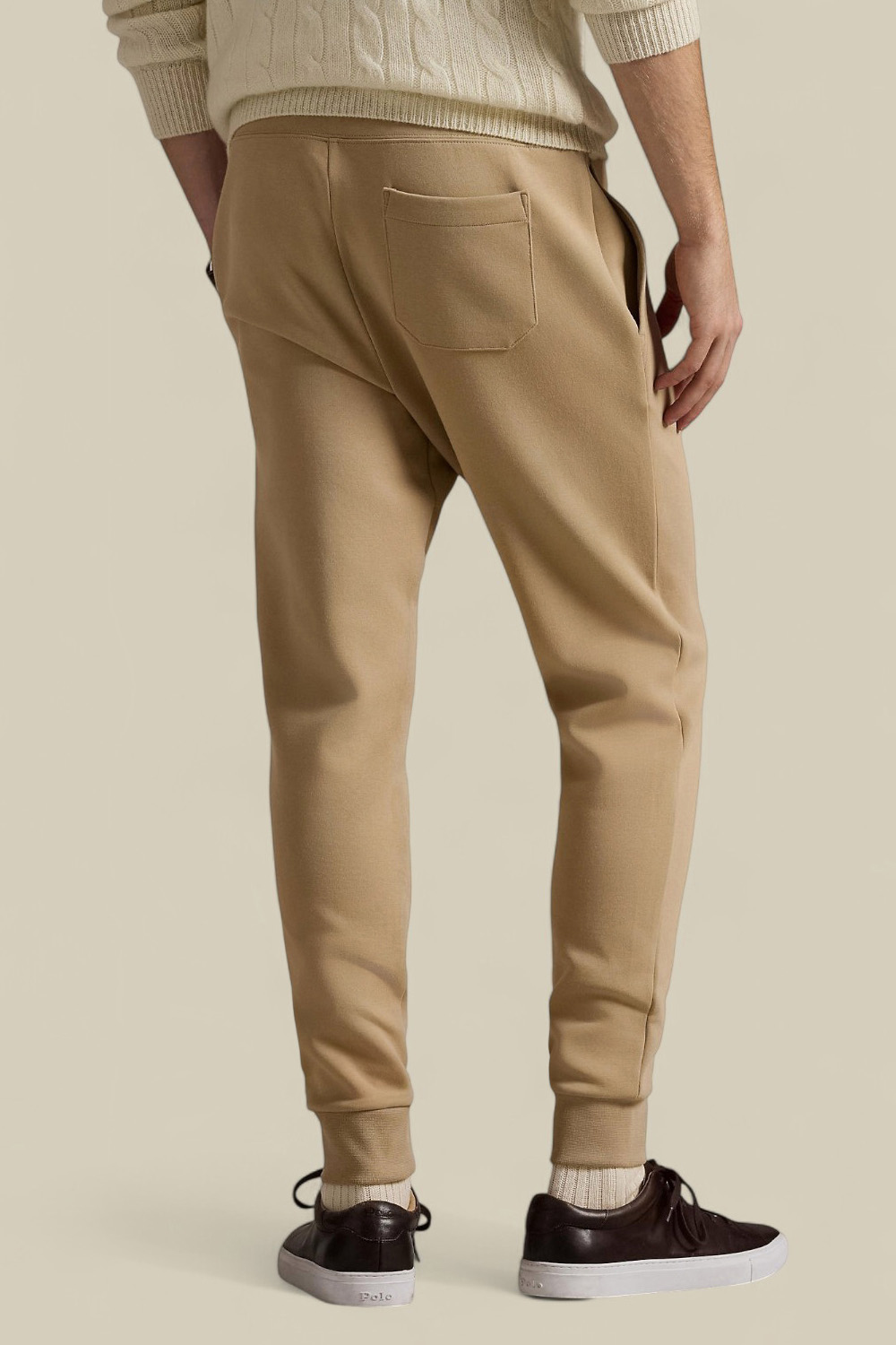 תמונת דוגמן אחורית של מכנסי ג'וג סלים פיט