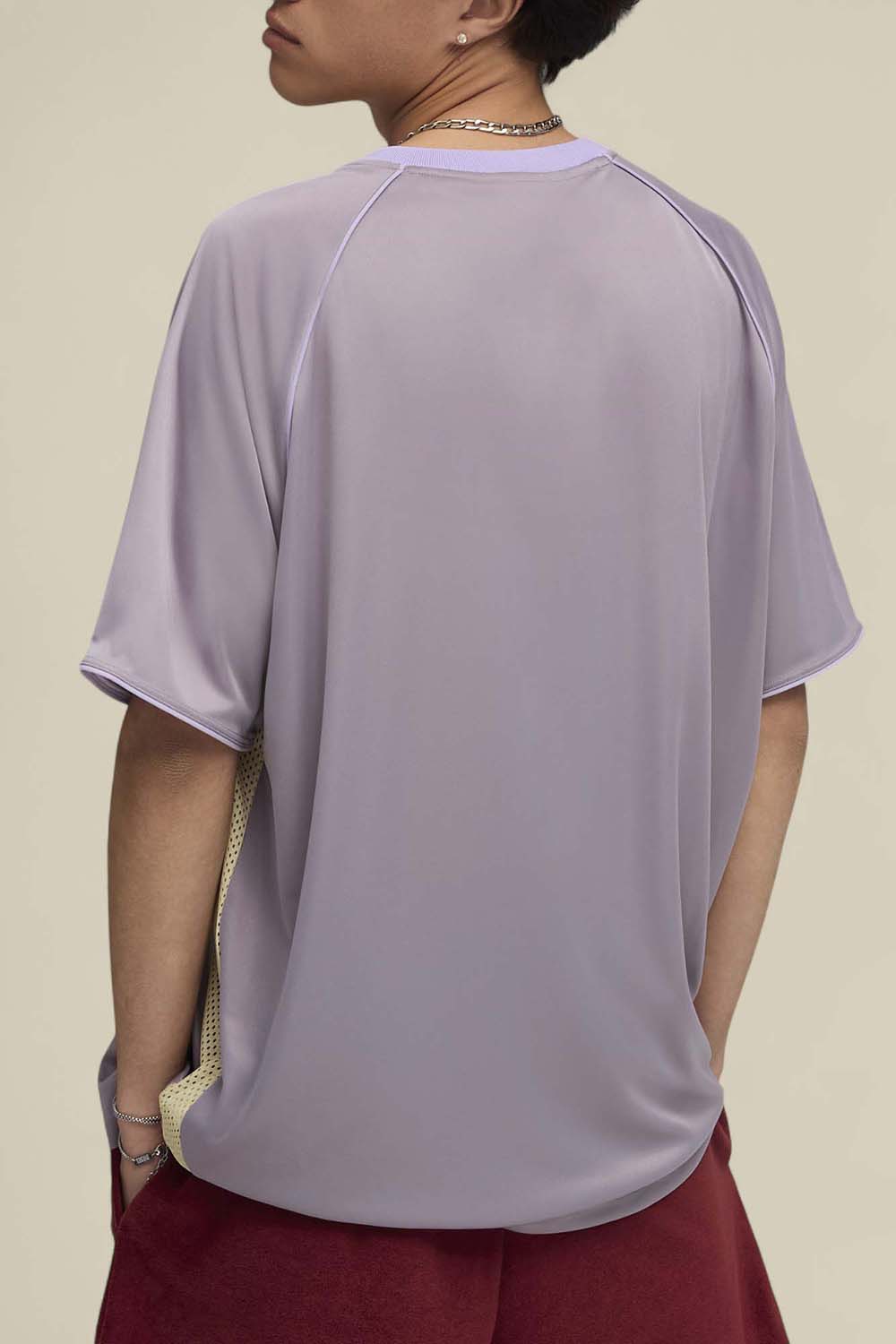 תמונת דוגמן אחורית של חולצת טי פומה X פנטי