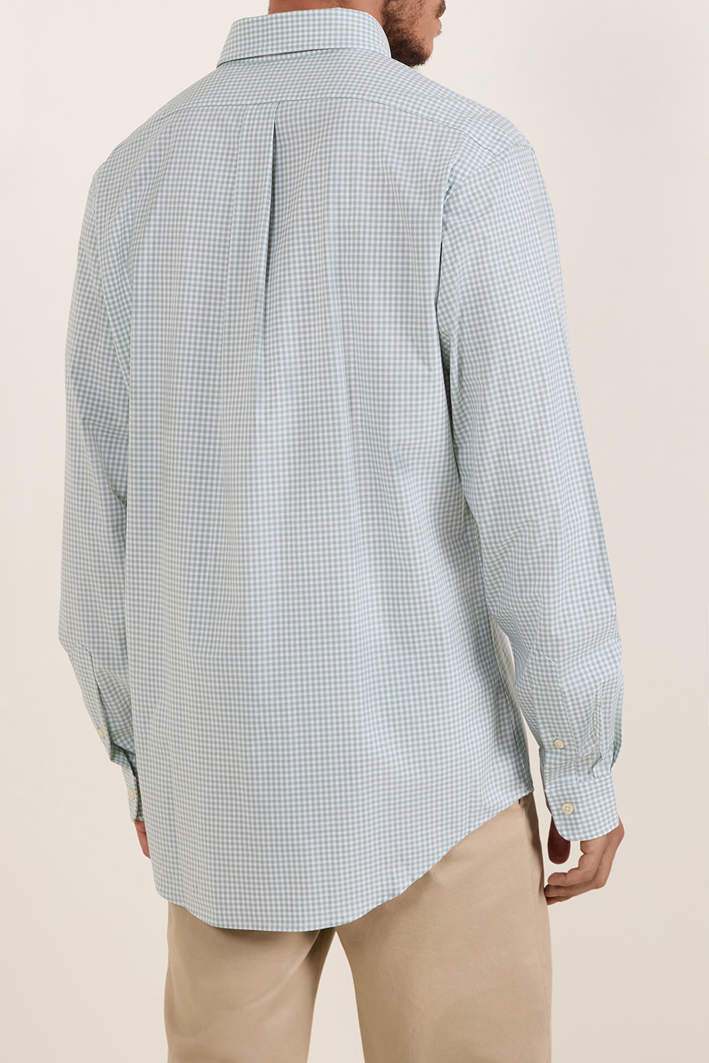 תמונת דוגמן אחורית של חולצת כפתורים