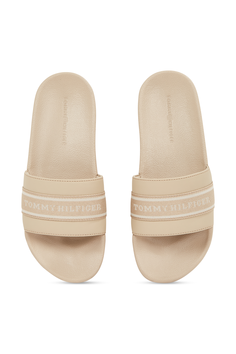 תמונת תקריב של כפכפי סליידס