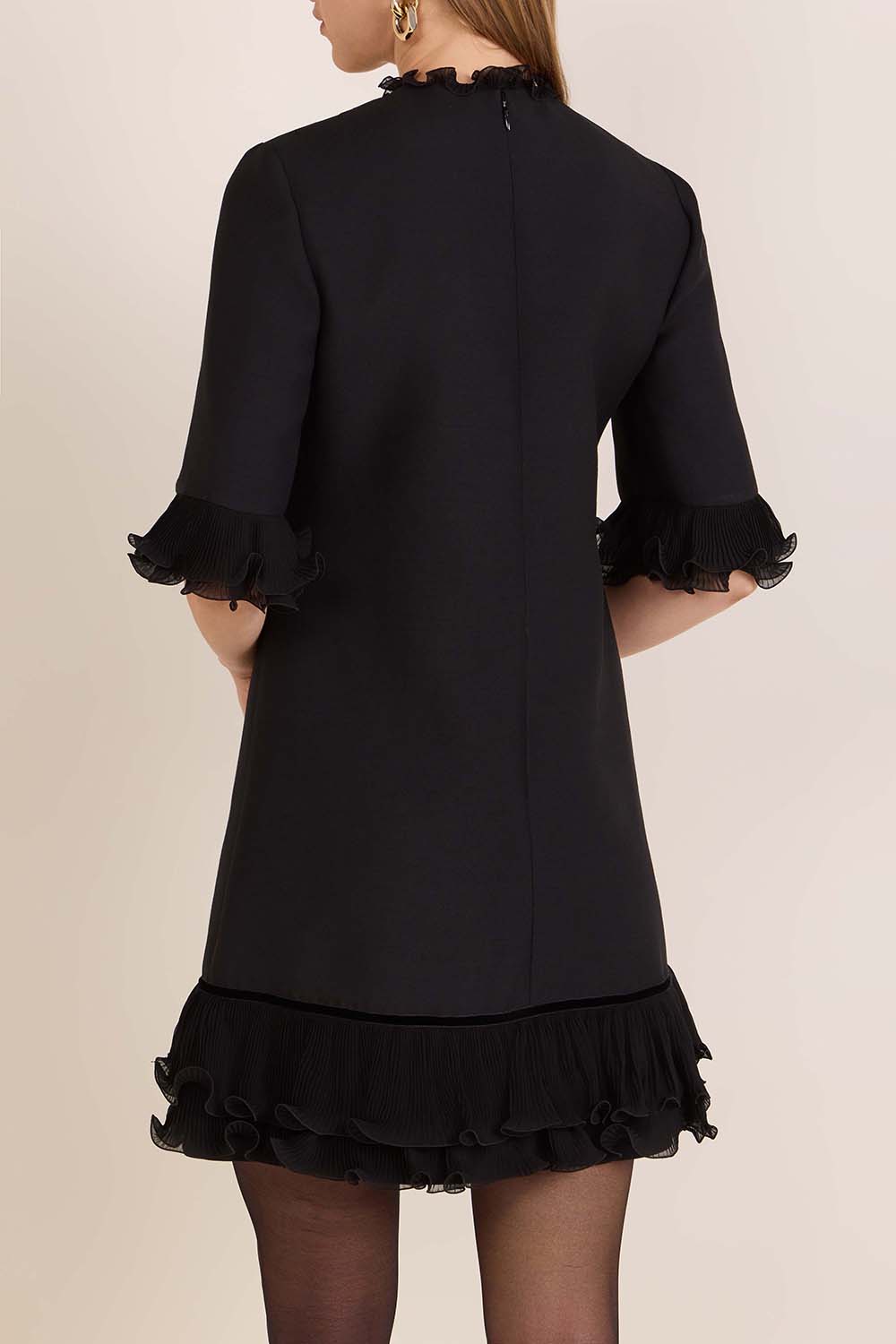 תמונת דוגמן אחורית של שמלת מיני