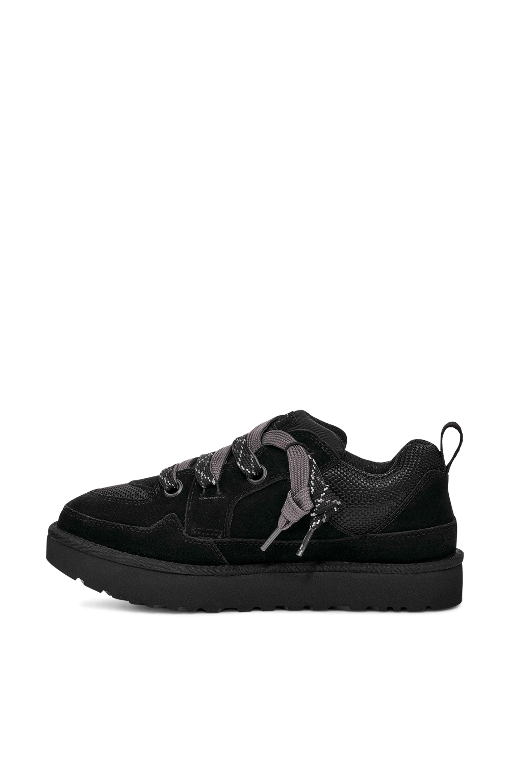 תמונה אחורית של נעלי סניקרס לואמל