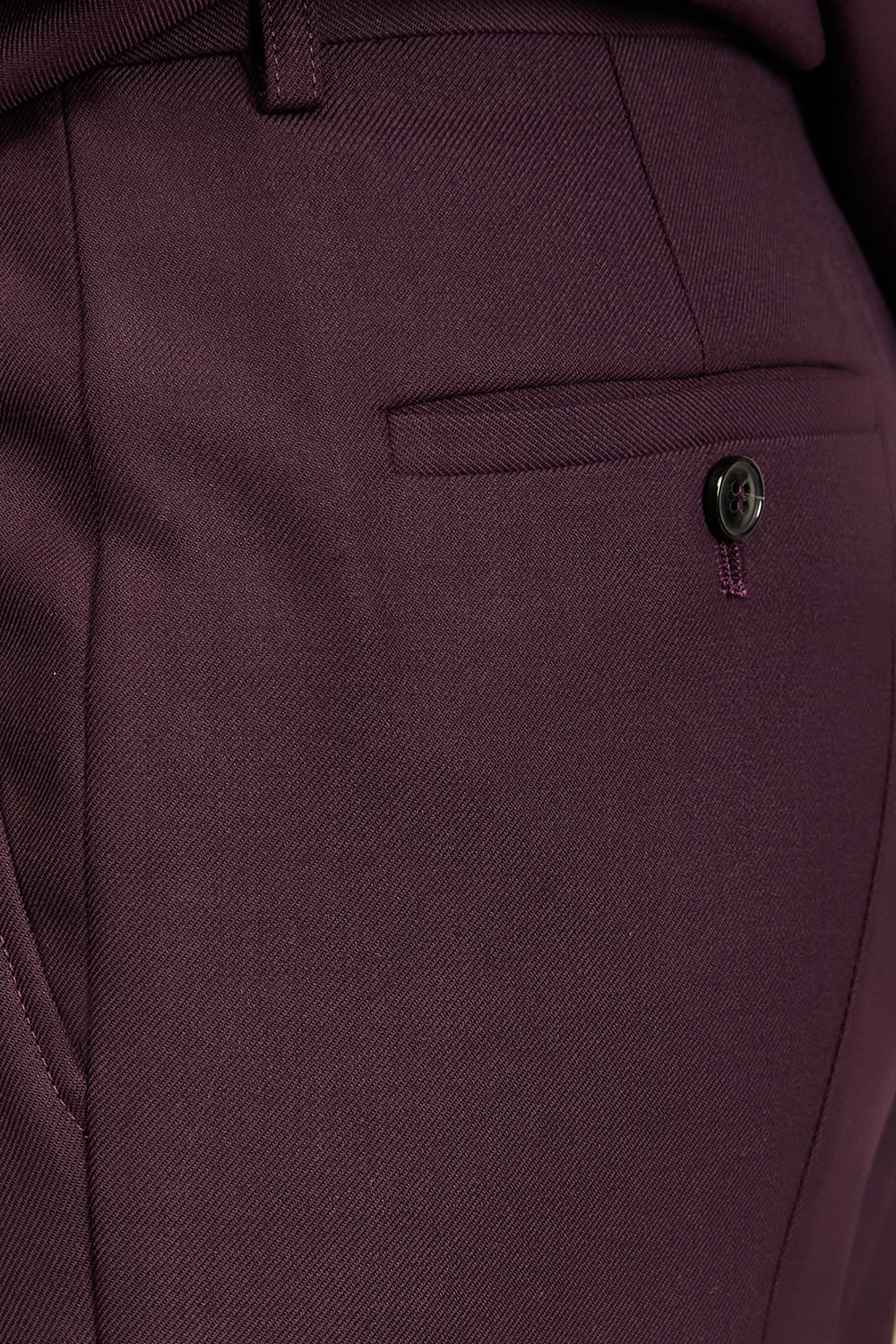 תמונת תקריב דוגמן של מכנסי צ'ינו