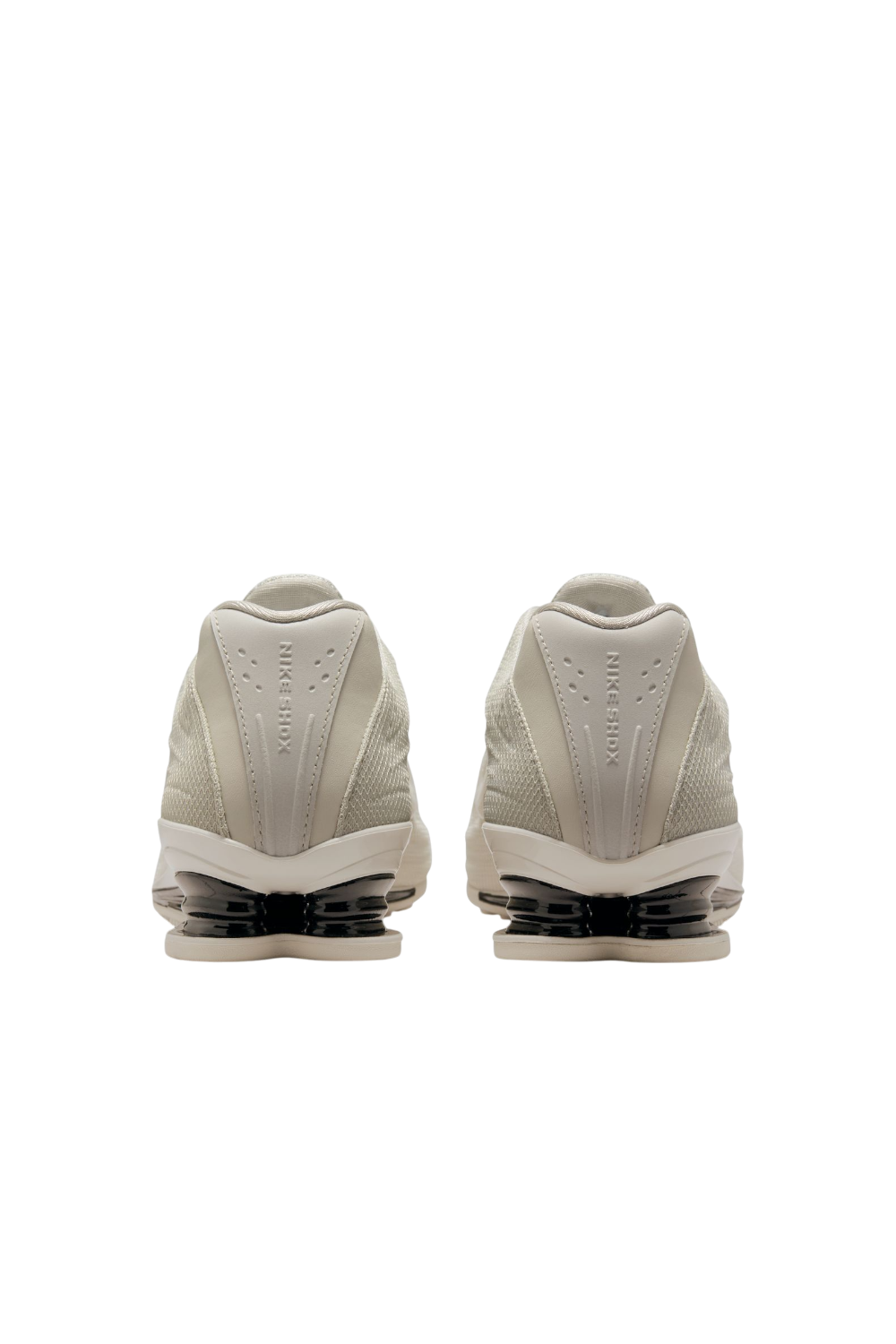 תמונת תקריב של נעלי סניקרס שוקס זד