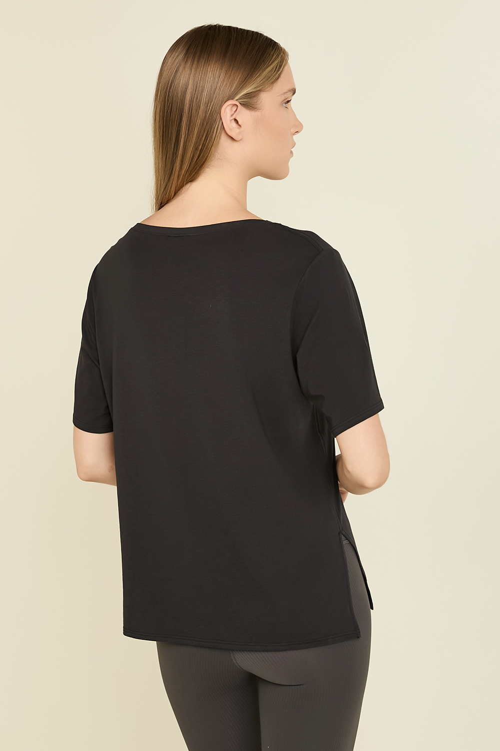 תמונת דוגמן אחורית של Relaxed-Fit Boatneck T-Shirt