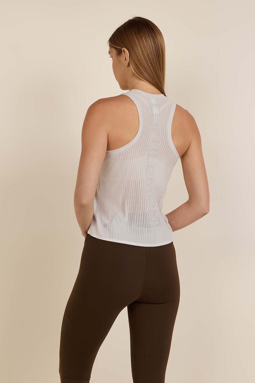 תמונת דוגמן אחורית של Fast and Free Airflow Run Tank