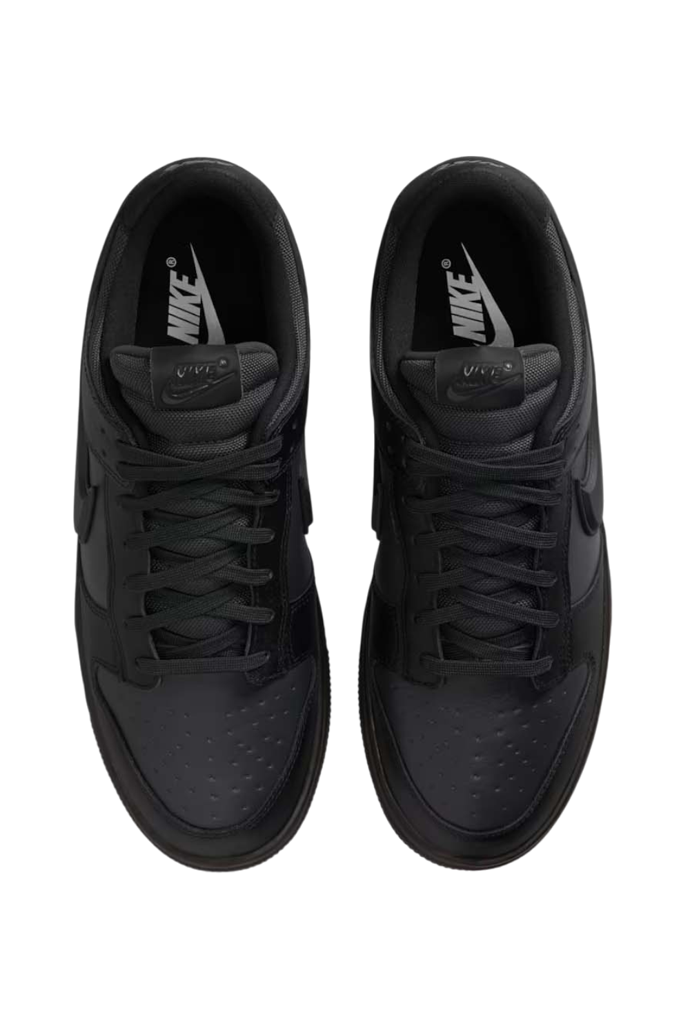 תמונת תקריב של נעלי סניקרס דאנק גורטקס