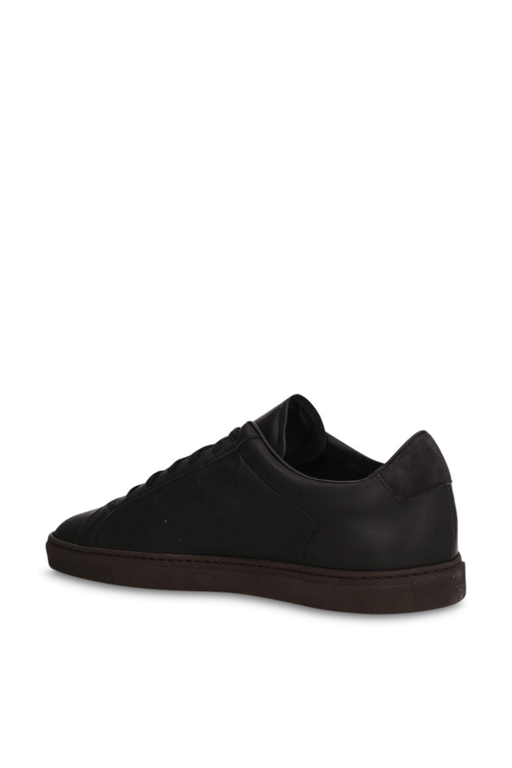 תמונה אחורית של נעלי סניקרס