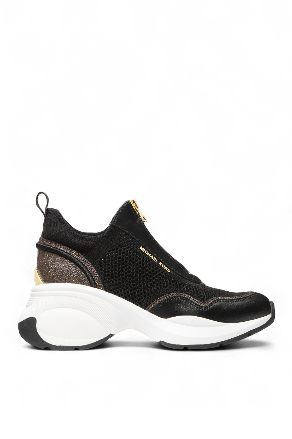 תמונה קידמית של נעלי סניקרס זומה