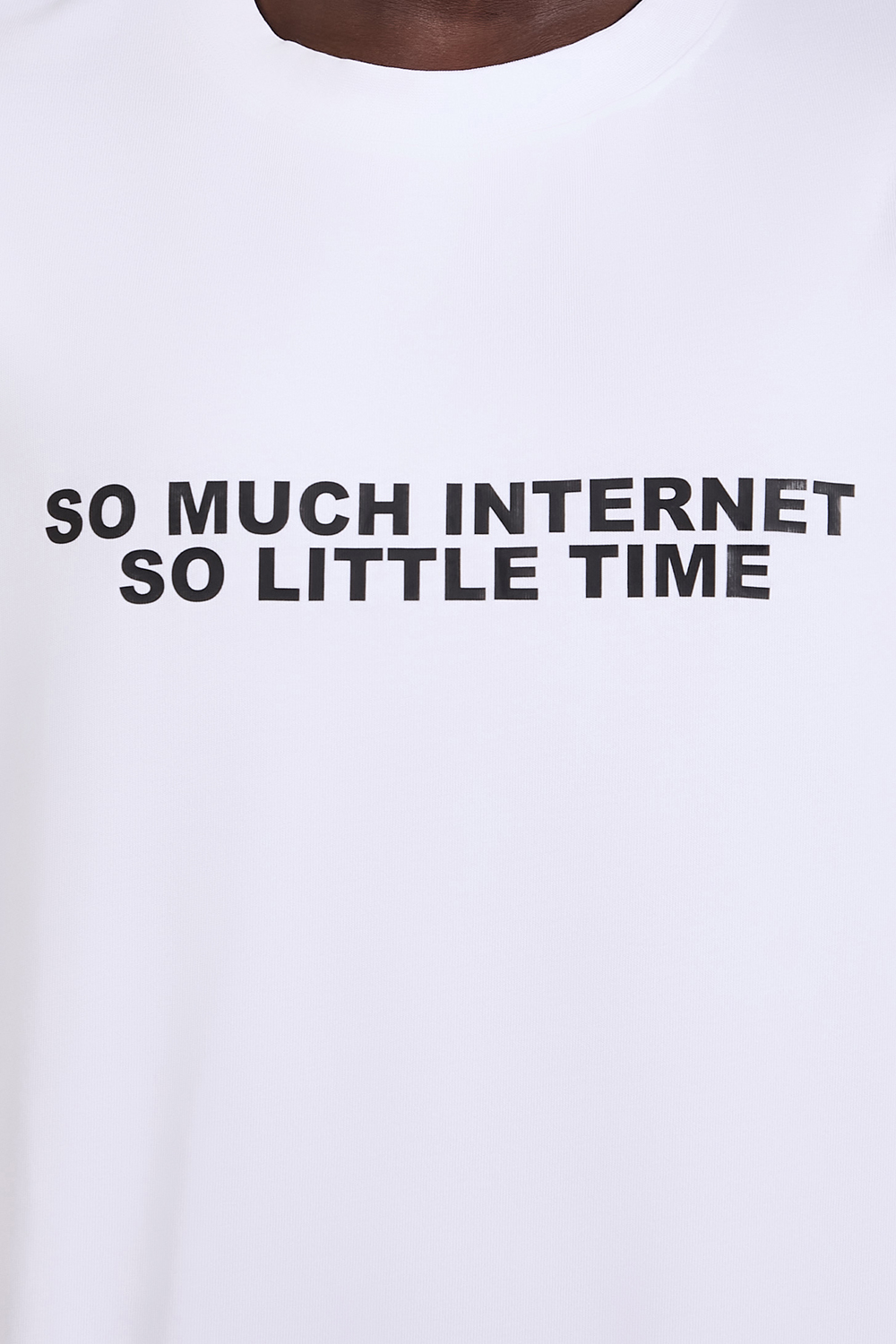 תמונת דוגמן אחורית של חולצת טי