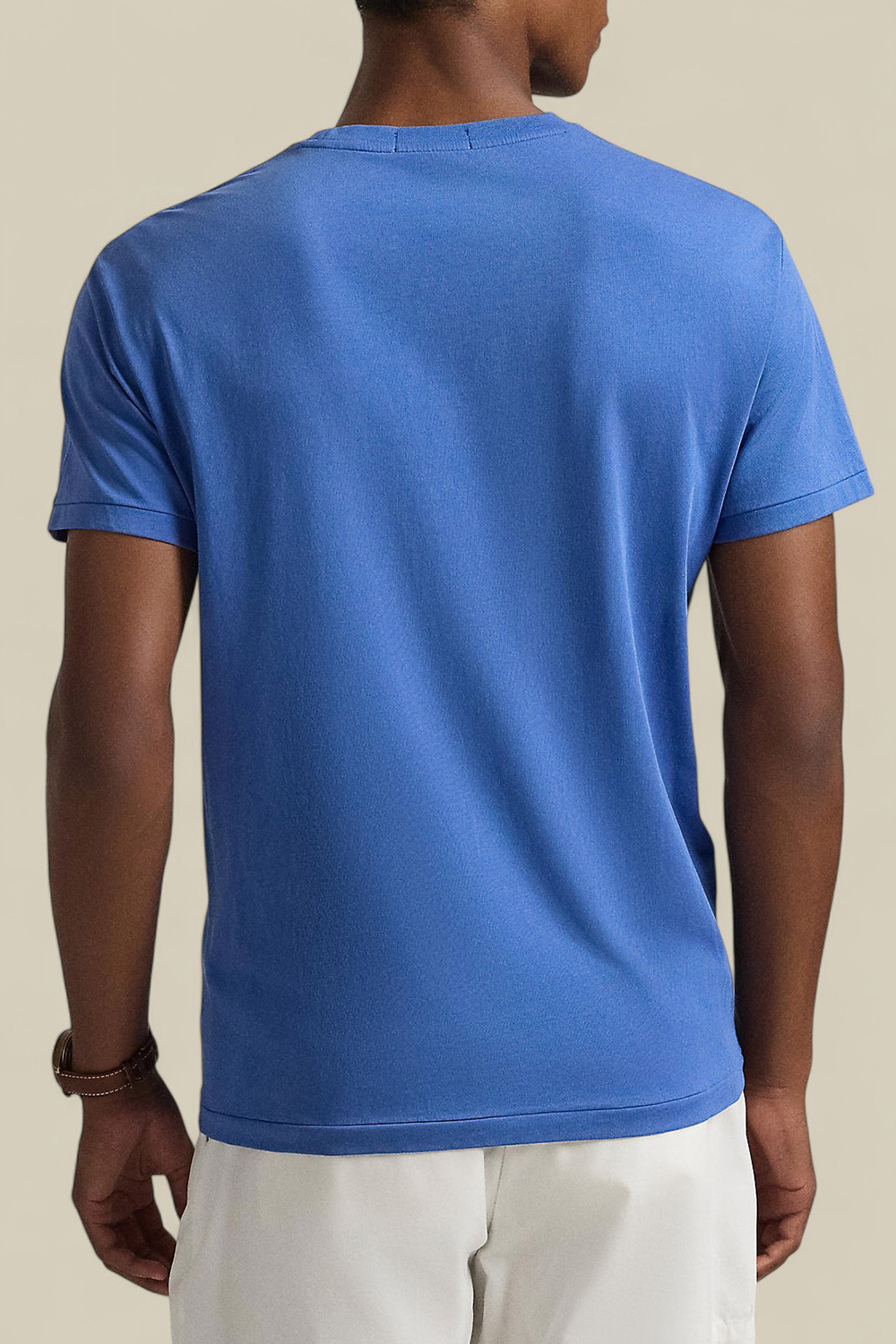 תמונת דוגמן אחורית של חולצת טי