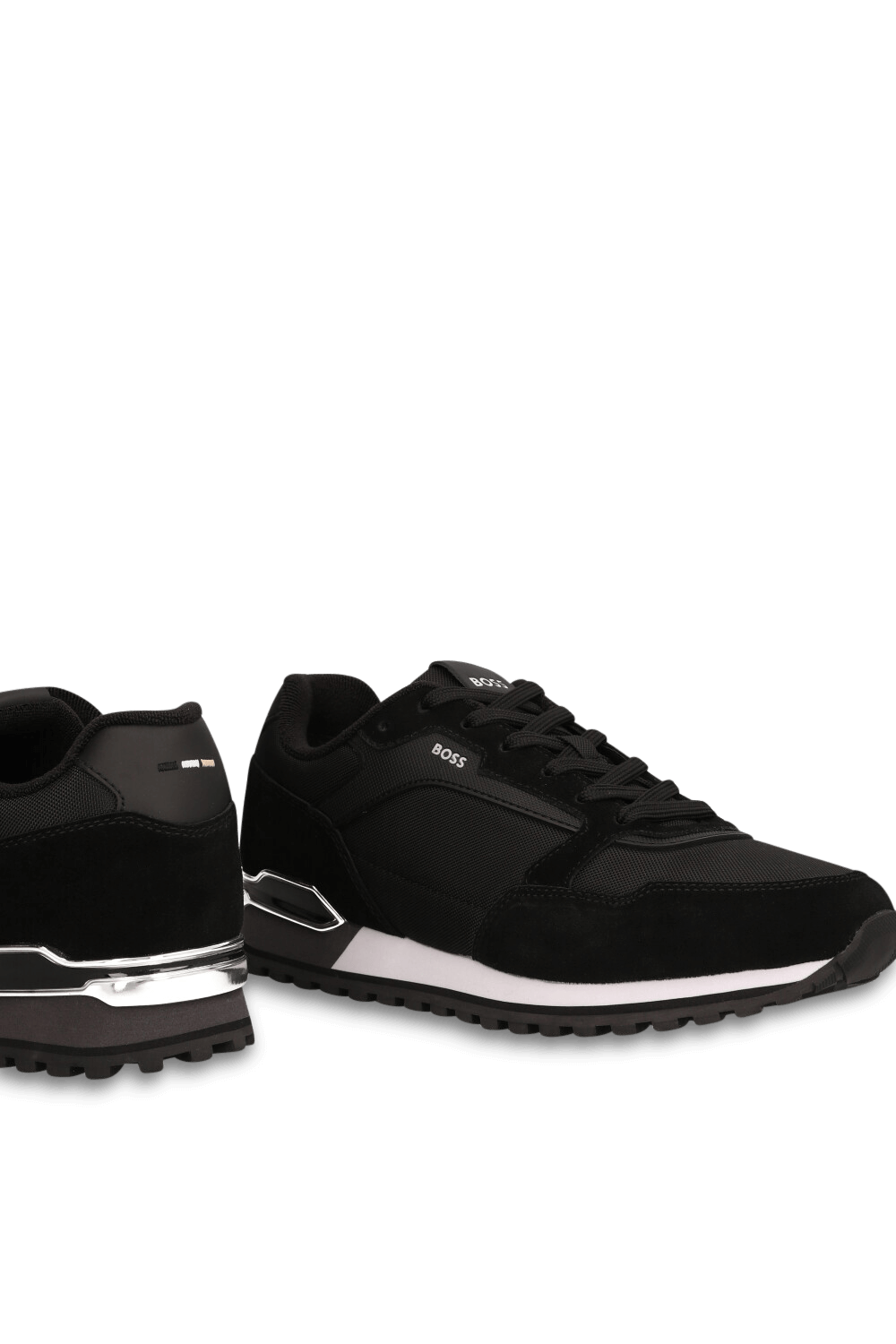 תמונת תקריב של נעלי סניקרס