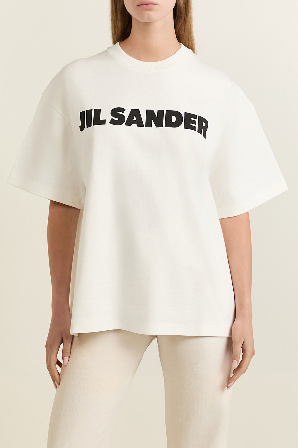 תמונת דוגמן קידמית של חולצת טי לוגו