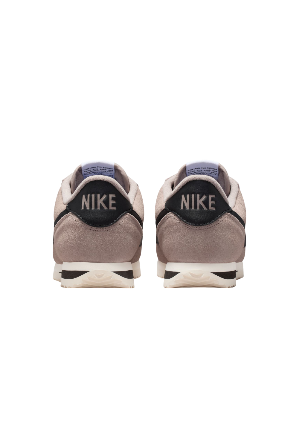 תמונת תקריב של נעלי סניקרס קורטז