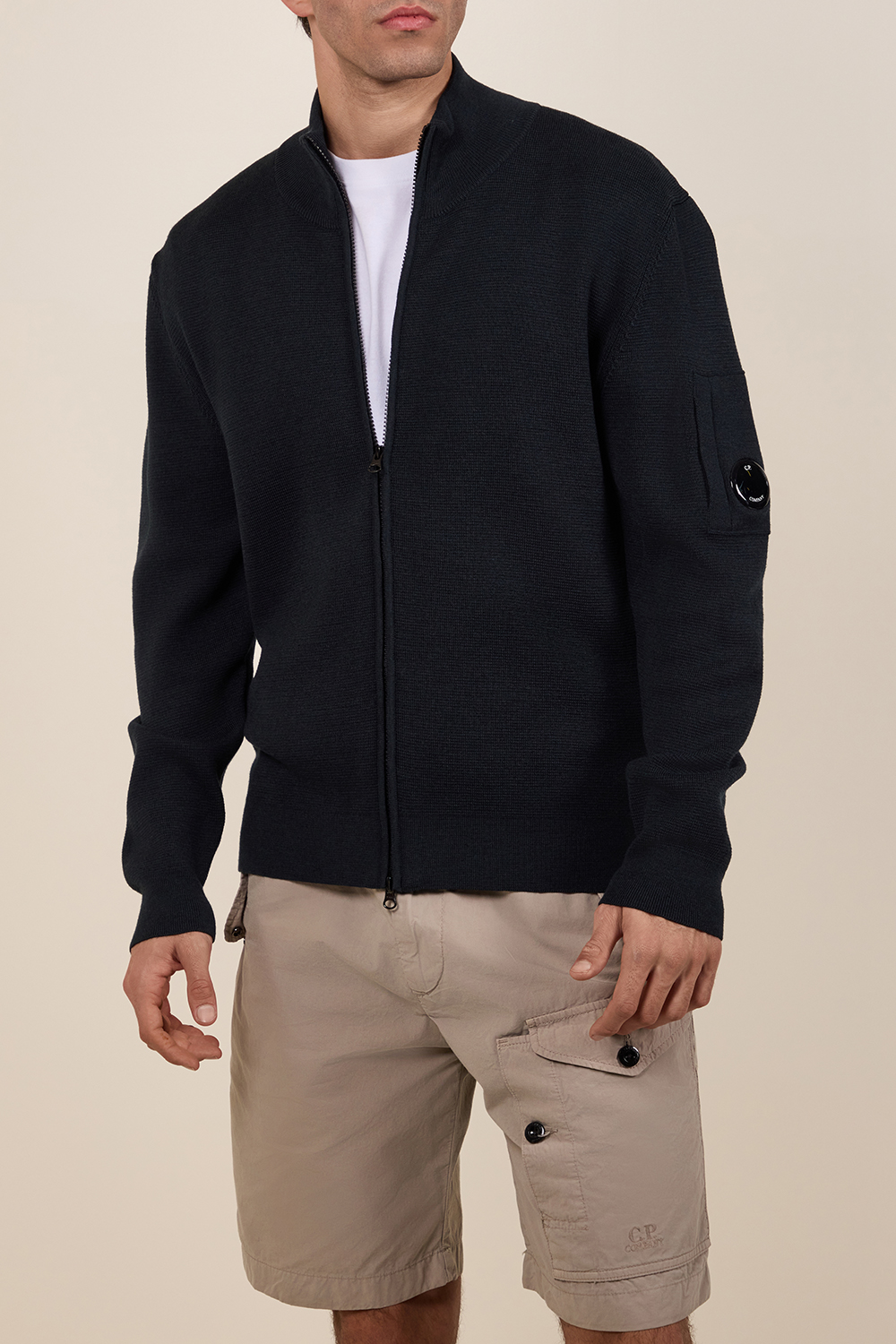 תמונת דוגמן קידמית של קרדיגן