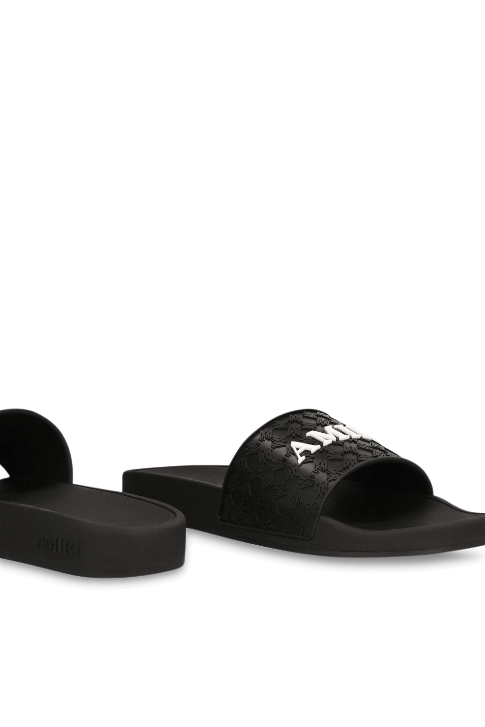 תמונת תקריב של כפכפי סלייד